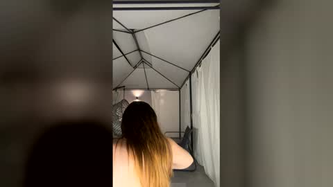 Snapshot of aliciawhite_nt chatting on 05-24-26, 01:43 Alicia online show from 05-24-26, 01:43
