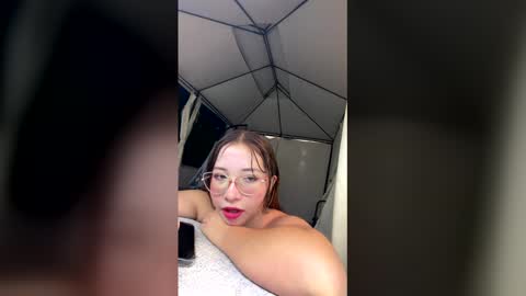 Snapshot of aliciawhite_nt chatting on 05-31-26, 01:25 Alicia online show from 05-31-26, 01:25