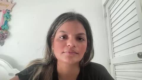 Snapshot of alicie_ebony1 chatting on 12-17-24, 06:31 luisa online show from 12-17-24, 06:31