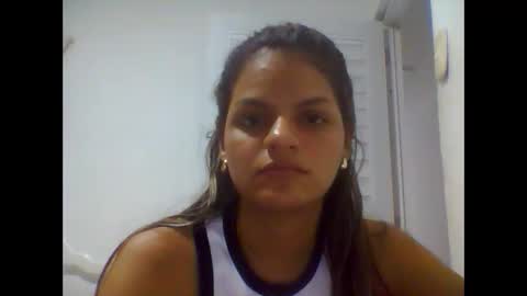 Snapshot of alicie_ebony1 chatting on 01-31-25, 01:33 luisa online show from 01-31-25, 01:33
