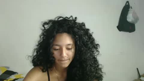 Snapshot of alicie_sexy_hot_20 chatting on 02-26-25, 04:25 ana online show from 02-26-25, 04:25