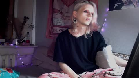 Alien Bella online show from 03-14-26, 08:58