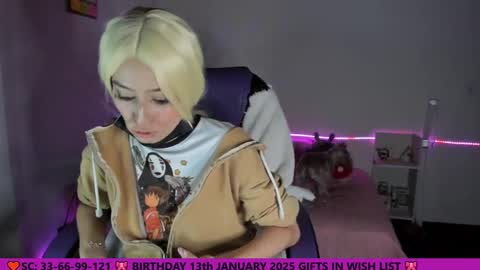 Snapshot of alien_universe chatting on 12-17-24, 11:49 Aiko  Independent Model  online show from 12-17-24, 11:49