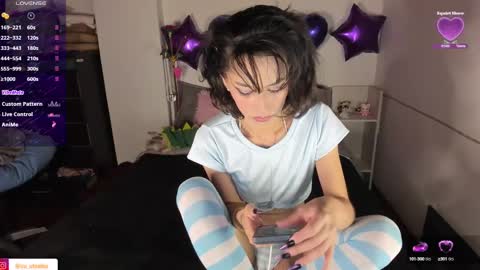 Snapshot of alien_universe chatting on 02-13-25, 08:13 Aiko  Independent Model  online show from 02-13-25, 08:13