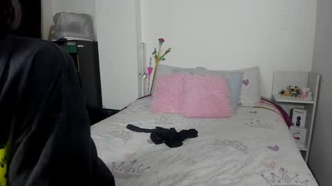 Snapshot of alien_universe chatting on 03-11-25, 02:10 Aiko  Independent Model  online show from 03-11-25, 02:10