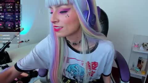 Snapshot of alien_universe chatting on 09-21-25, 06:20 Aiko  Independent Model  online show from 09-21-25, 06:20