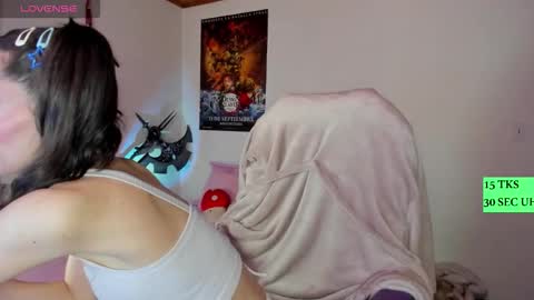 Snapshot of alien_universe chatting on 11-22-25, 07:57 Aiko Independent Model online show from 11-22-25, 07:57