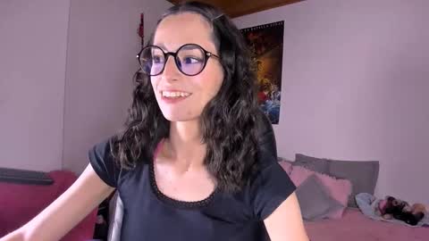 Snapshot of alien_universe chatting on 12-15-25, 10:58 Aiko Independent Model online show from 12-15-25, 10:58