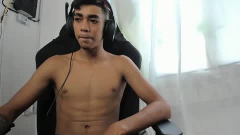My name is Andrs and Im 18 years old. online show from 06-20-26, 03:04