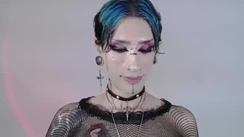     online show from 03-04-25, 05:11