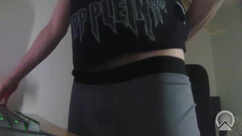 Snapshot of aligator2001 chatting on 11-03-25, 11:55 daddy online show from 11-03-25, 11:55