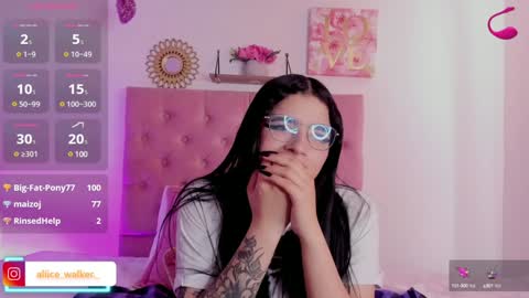 aliice_walker_ online show from 12-06-24, 06:39