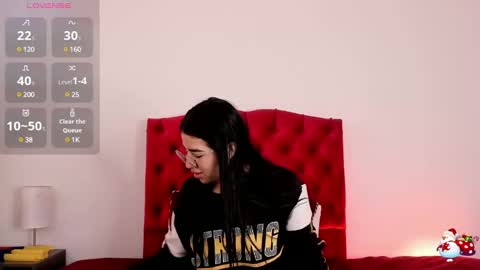 aliice_walker_ online show from 12-12-24, 12:44