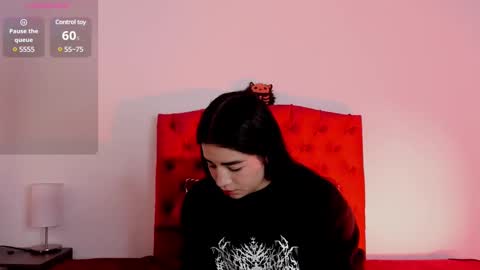 aliice_walker_ online show from 12-19-24, 12:34