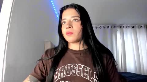 aliice_walker_ online show from 10-20-25, 08:42