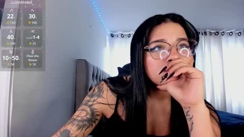 aliice_walker_ online show from 11-13-25, 05:12