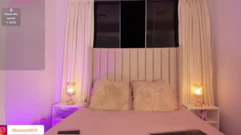 Snapshot of aliison_smith chatting on 02-08-26, 04:27 Alisson online show from 02-08-26, 04:27