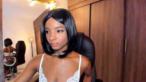 Snapshot of alika_houston chatting on 02-06-25, 08:39 IG Alik nasso    online show from 02-06-25, 08:39