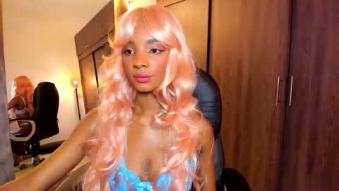 Snapshot of alika_houston chatting on 10-20-25, 02:56 IG Alik nasso    online show from 10-20-25, 02:56