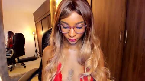 Snapshot of alika_houston chatting on 10-21-25, 03:40 IG Alik nasso    online show from 10-21-25, 03:40
