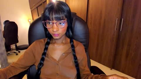 Snapshot of alika_houston chatting on 10-24-25, 05:15 IG Alik nasso    online show from 10-24-25, 05:15