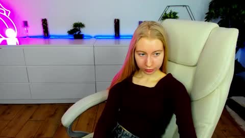 Alina online show from 11-30-25, 06:39