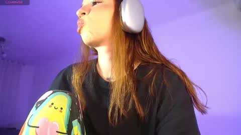 Snapshot of alina_lee01 chatting on 03-11-26, 01:55 NYX online show from 03-11-26, 01:55