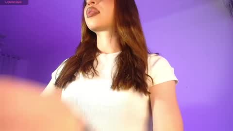 Snapshot of alina_lee01 chatting on 03-25-26, 01:55 NYX online show from 03-25-26, 01:55