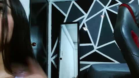 Snapshot of alina_lover chatting on 11-12-25, 12:33 alina_lover online show from 11-12-25, 12:33