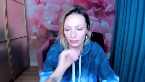 AlinaMoor online show from 12-20-25, 12:45