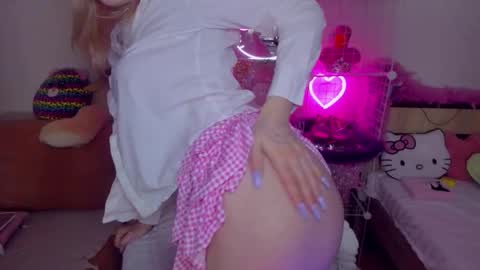 alinaocean online show from 12-18-25, 03:51