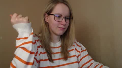 Snapshot of alinasei chatting on 02-17-26, 12:56 alinasei online show from 02-17-26, 12:56