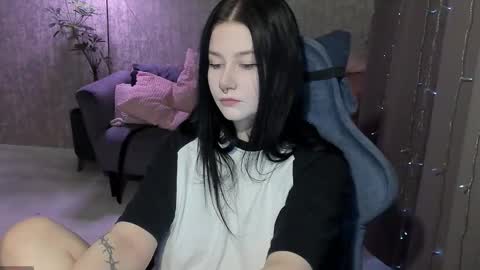 Aline Greeeen online show from 10-25-25, 04:42