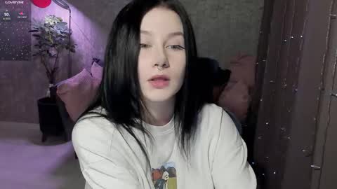 Aline Greeeen online show from 12-15-25, 06:06