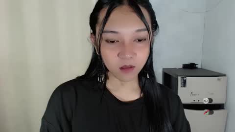 Snapshot of alisa_kiss_ chatting on 12-17-25, 08:53 Shanti xhey online show from 12-17-25, 08:53