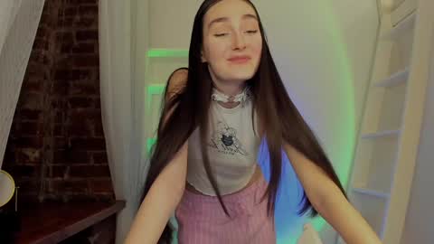 Snapshot of alisaacoy chatting on 01-02-25, 08:35 alisa online show from 01-02-25, 08:35