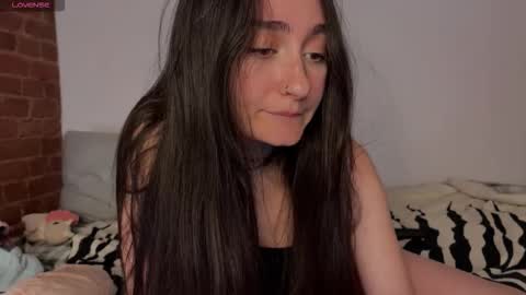 Snapshot of alisaacoy chatting on 09-23-25, 09:07 alisa online show from 09-23-25, 09:07