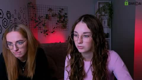 Snapshot of alisabliss chatting on 10-17-25, 12:52 Alisa online show from 10-17-25, 12:52