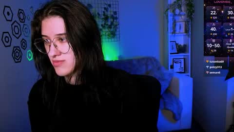 Snapshot of alisabliss chatting on 10-19-25, 01:06 Alisa online show from 10-19-25, 01:06