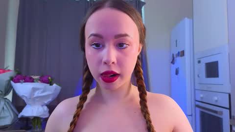 Snapshot of alise_kitty chatting on 12-17-25, 09:48 alise online show from 12-17-25, 09:48