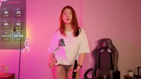Snapshot of alisevine chatting on 02-04-26, 01:50 Alisa online show from 02-04-26, 01:50