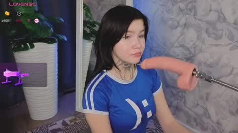 Snapshot of alisevine chatting on 02-11-26, 08:25 Alisa online show from 02-11-26, 08:25
