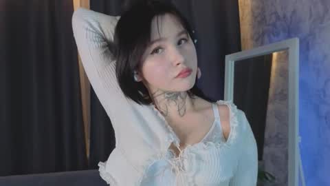 Snapshot of alisevine chatting on 02-18-26, 08:38 Alisa online show from 02-18-26, 08:38