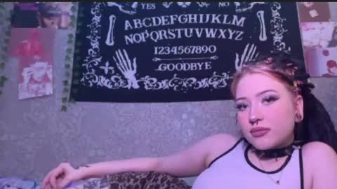 Snapshot of alisha_sky_ chatting on 05-26-26, 08:21 alisha_sky_ online show from 05-26-26, 08:21