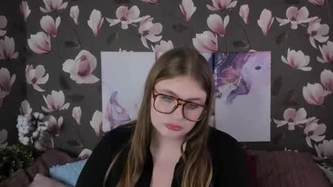 Snapshot of alishamorel chatting on 10-30-25, 05:46 alishamorel online show from 10-30-25, 05:46