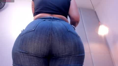 Snapshot of alishapalmer chatting on 05-06-26, 11:48 online show from 05-06-26, 11:48