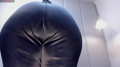 Snapshot of alishapalmer chatting on 05-26-26, 12:01 online show from 05-26-26, 12:01