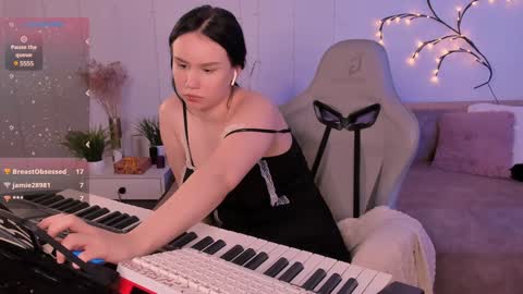 Alisia online show from 01-15-25, 10:17