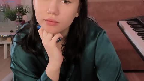 Alisia online show from 01-27-25, 08:51