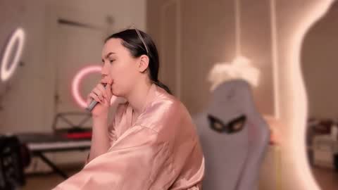 Alisia online show from 02-22-25, 11:57